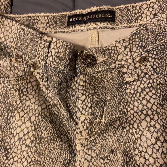 Rock & Republic Berlin Snakeskin Metallic Pant - Picture 3 of 9